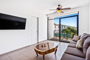 Luxury New Condo in Paradise Centrally located